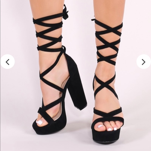 Shoes - Sexy Black Laceup Platforms 💣